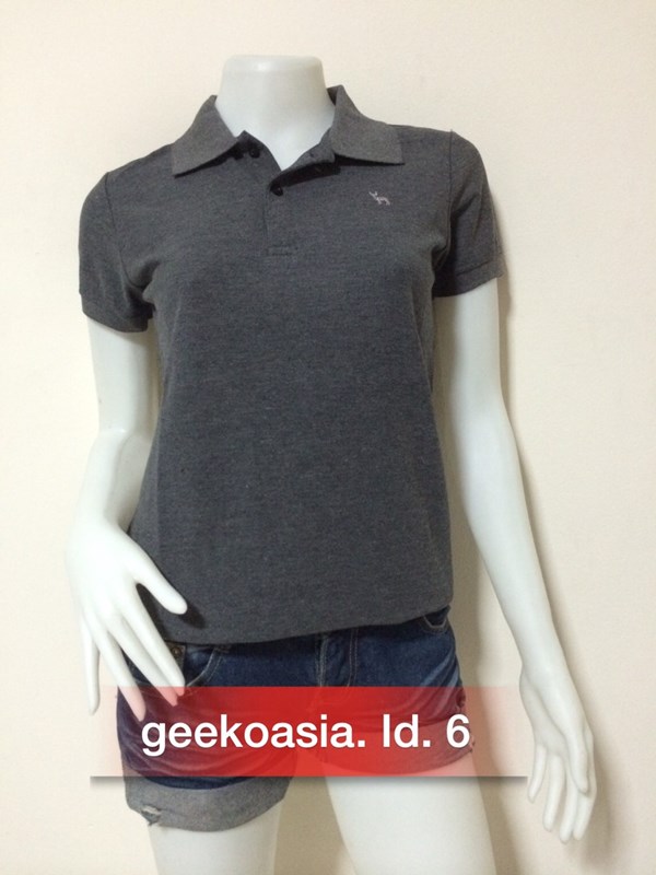 เสื้อโปโลสีพื้นหญิง เทาท๊อปดำ