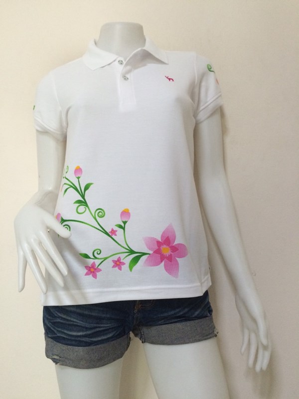 เสื้อโปโลหญิงดอกชมพูเขียว