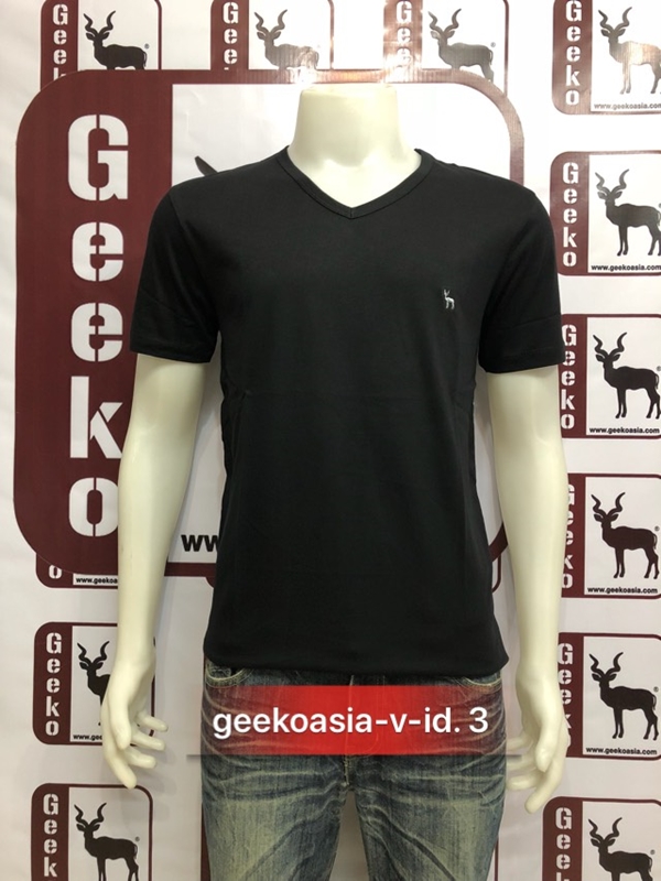 เสื้อยืดคอวีสีดำ