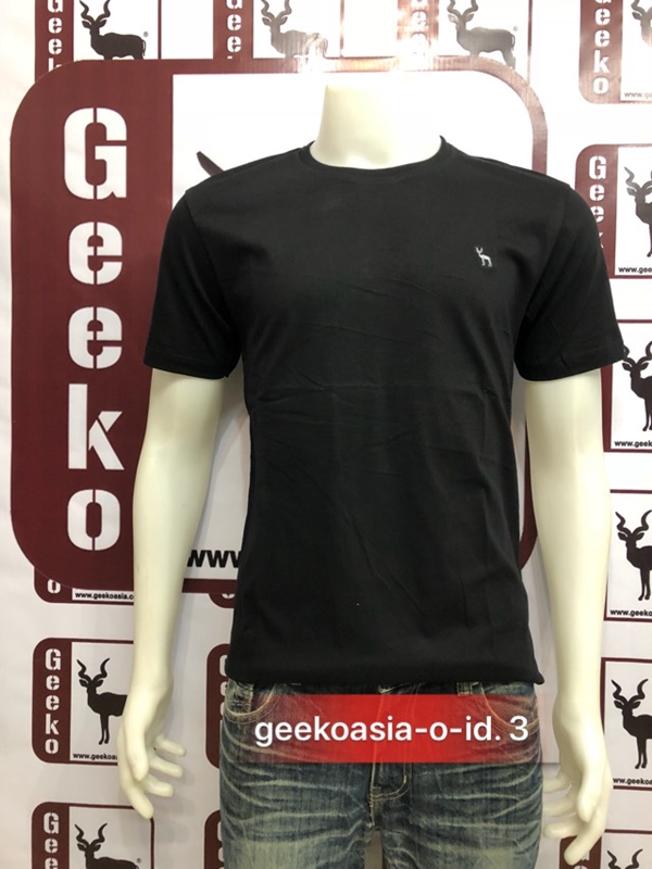 เสื้อยืดคอกลมสีดำ