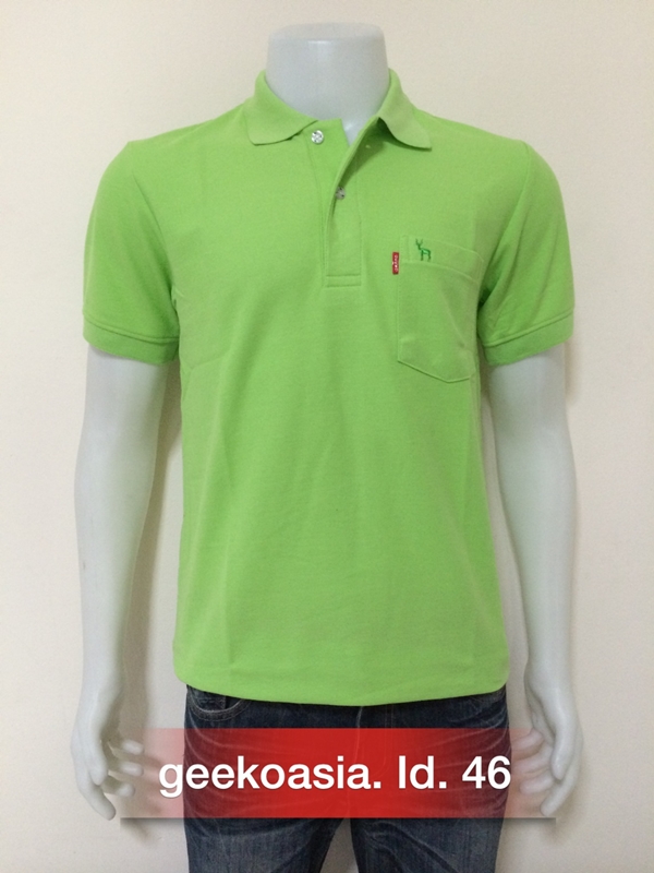 เสื้อโปโลชายสีเขียวอ่อน